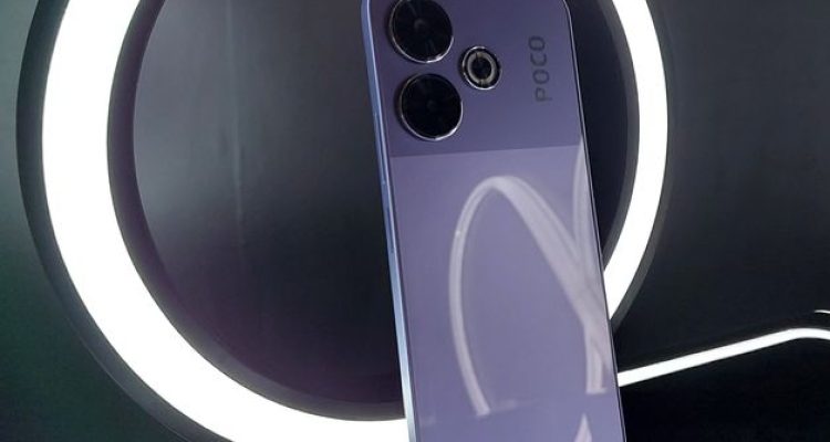 Mencoba HP Poco M6 Indonesia