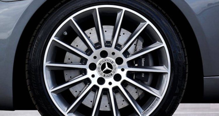 Perbedaan Spooring dan Balancing pada Mobil